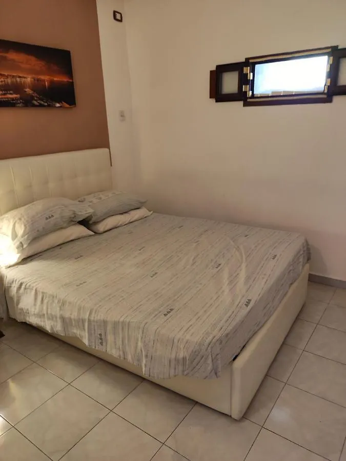 Pansiyon Ariaviva Daire Napoli İtalya